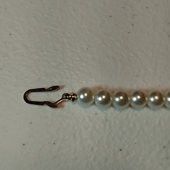 Faux Pearl Necklace With Pink Stone 16ins.NWT - Picture 7 of 8